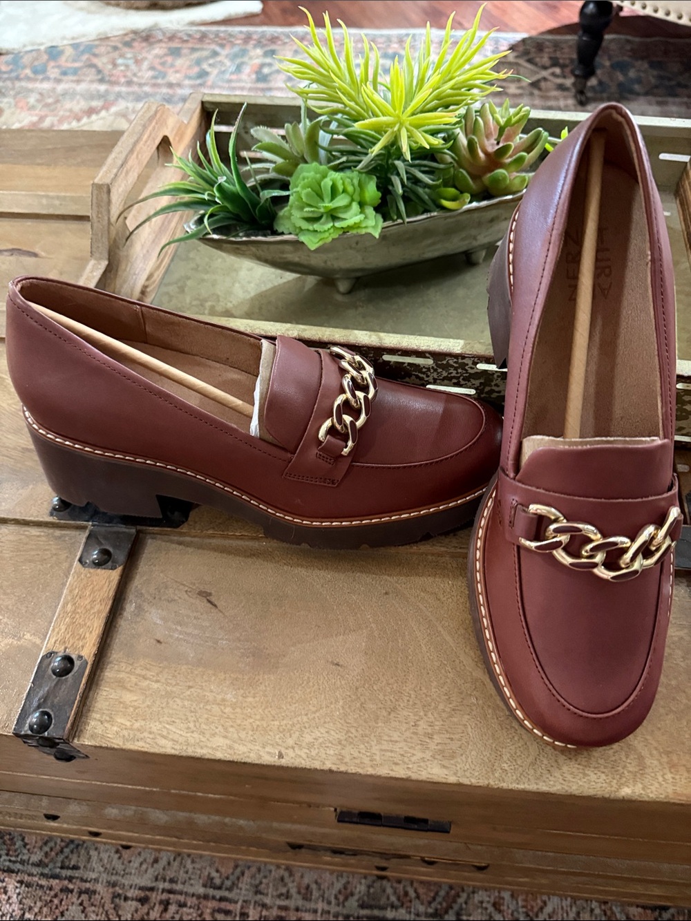 Naturalizer Women's Loafers with Gold Chain Detail - Picture 3 of 3